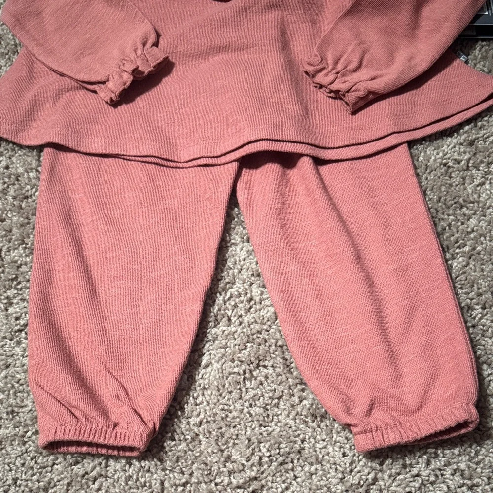 Pink Ruffled Girl Outfit Set - Picture 3 of 6